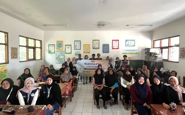Suasana peserta seminar Pengenalan Affiliate, Marketplace, dan TikTok Shop KKN 196 di Desa Mekarjaya
