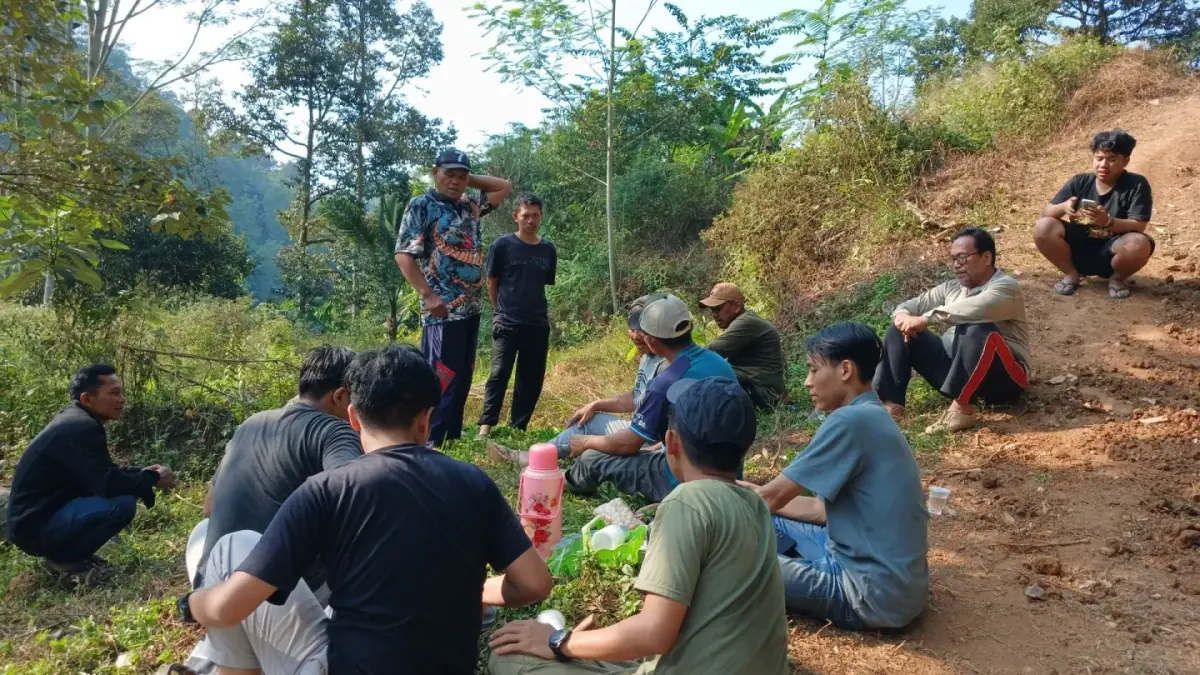 Kerja Bakti Bersihkan Lingkungan 2