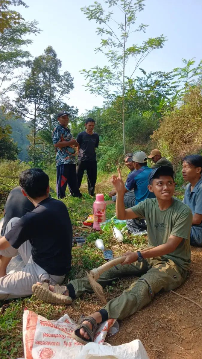 Kerja Bakti Bersihkan Lingkungan 4