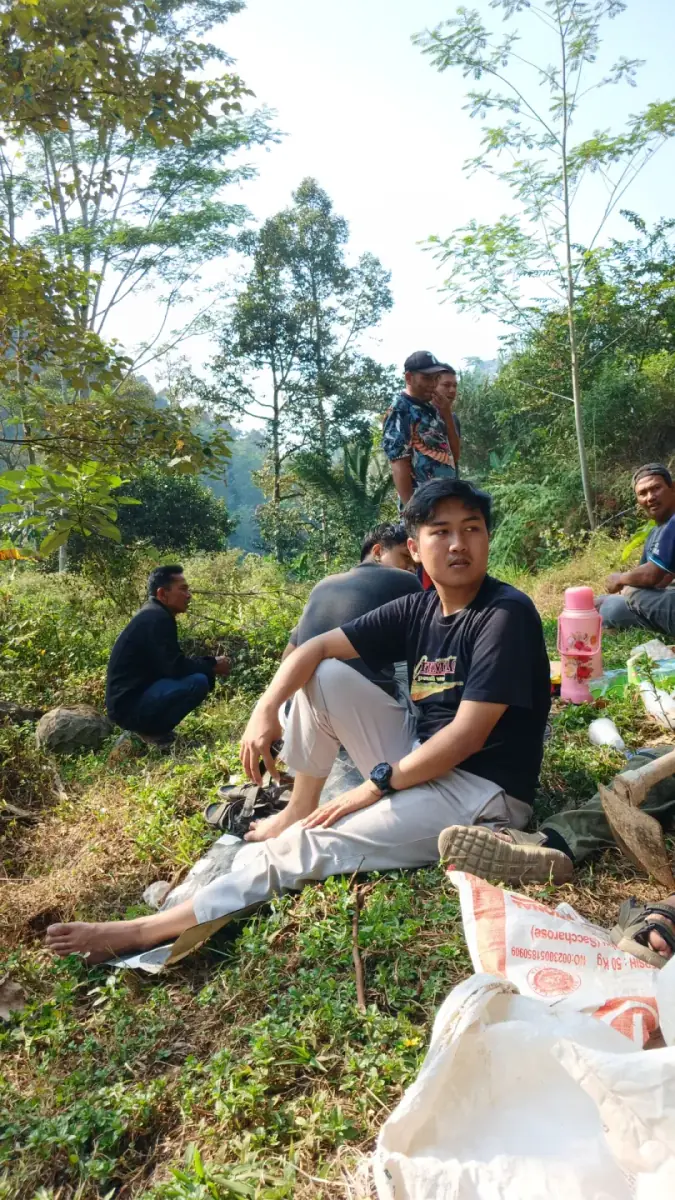 Kerja Bakti Bersihkan Lingkungan 5