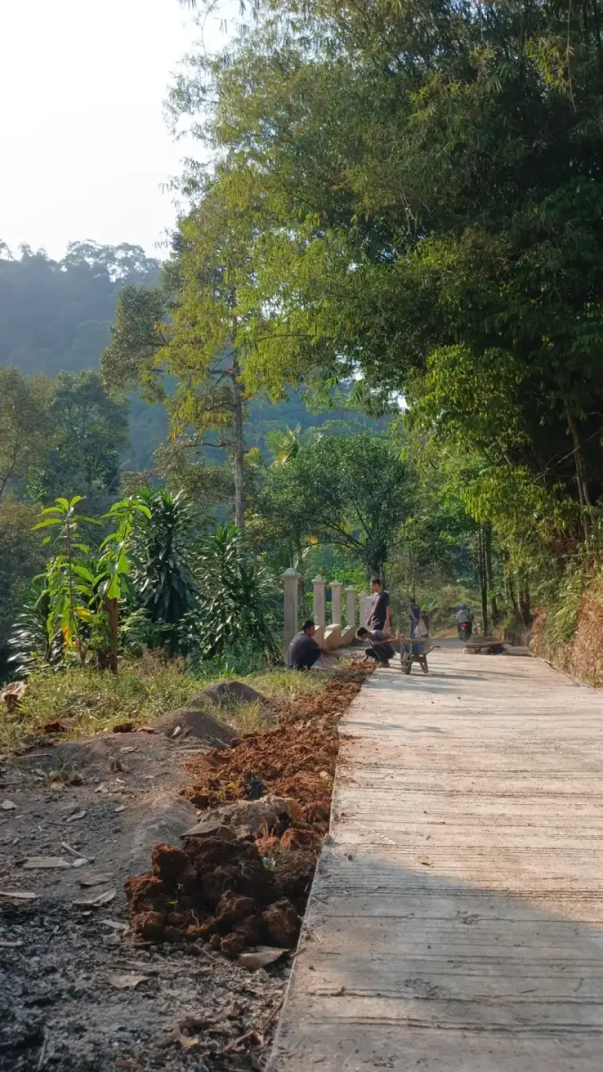 Kerja Bakti Bersihkan Lingkungan 8