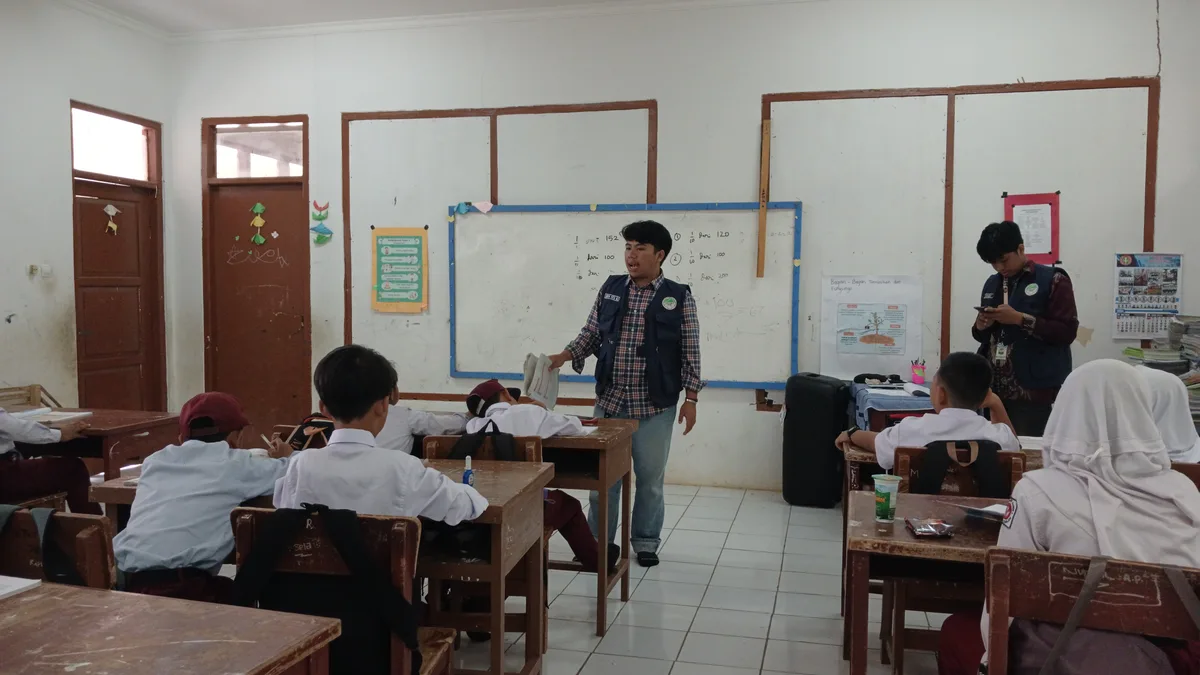 Kegiatan Mengajar di SDN Pasir Banen 3